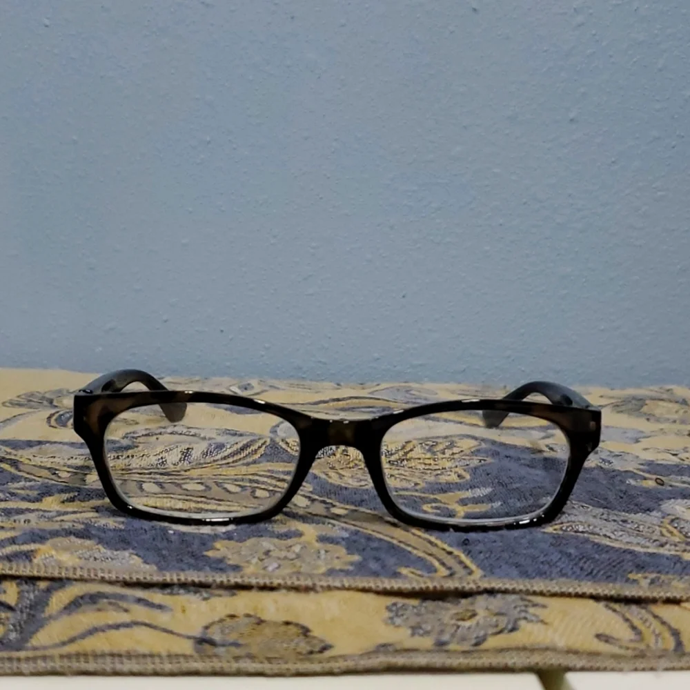 Reading glasses - Picture 1 of 3